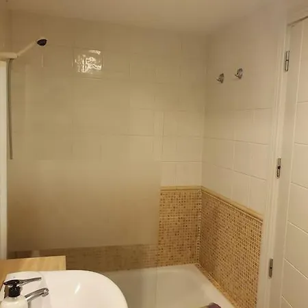 Lovely 3 Bedroom With Pool شقة