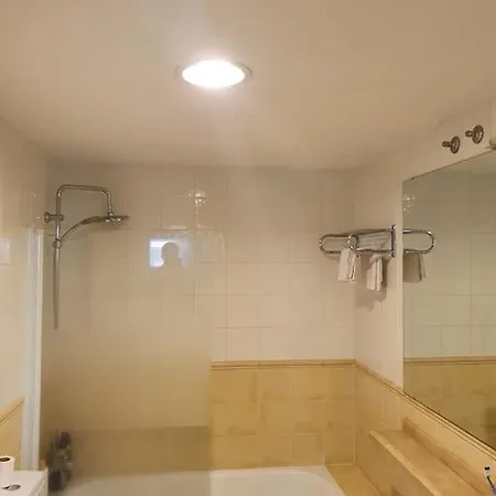 Lovely 3 Bedroom With Pool شقة *