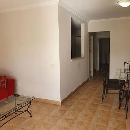 شقة Lovely 3 Bedroom With Pool *