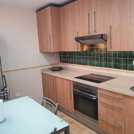 Lovely 3 Bedroom With Pool *