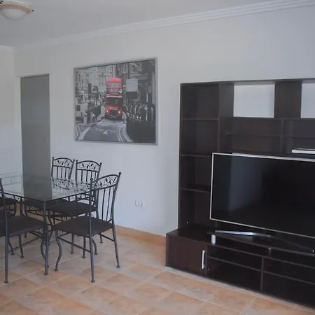 Lovely 3 Bedroom With Pool شقة *