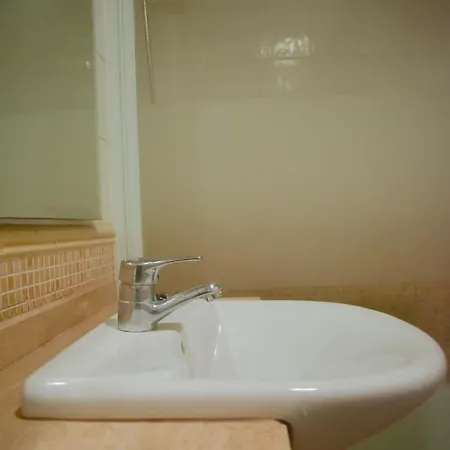 Lovely 3 Bedroom With Pool *