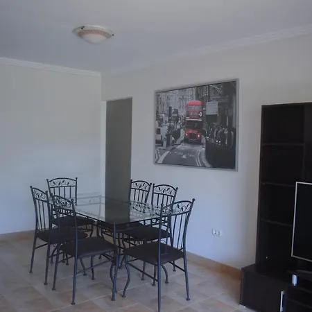 شقة Lovely 3 Bedroom With Pool
